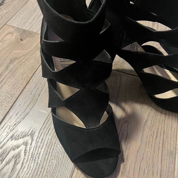 OPEN Toed, 3 Inch Heel, Black Sandal Style Liz Claiborne Heels, Size 7.5 - Picture 6 of 6